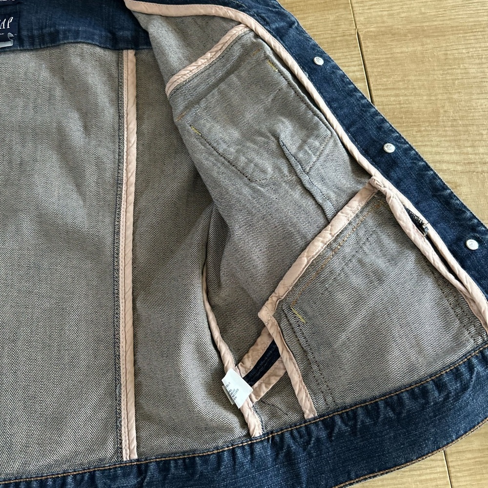 GAP WOMAN’S VINTAGE CROPPED DENIM COLLARLESS JACKET - Picture 8 of 9